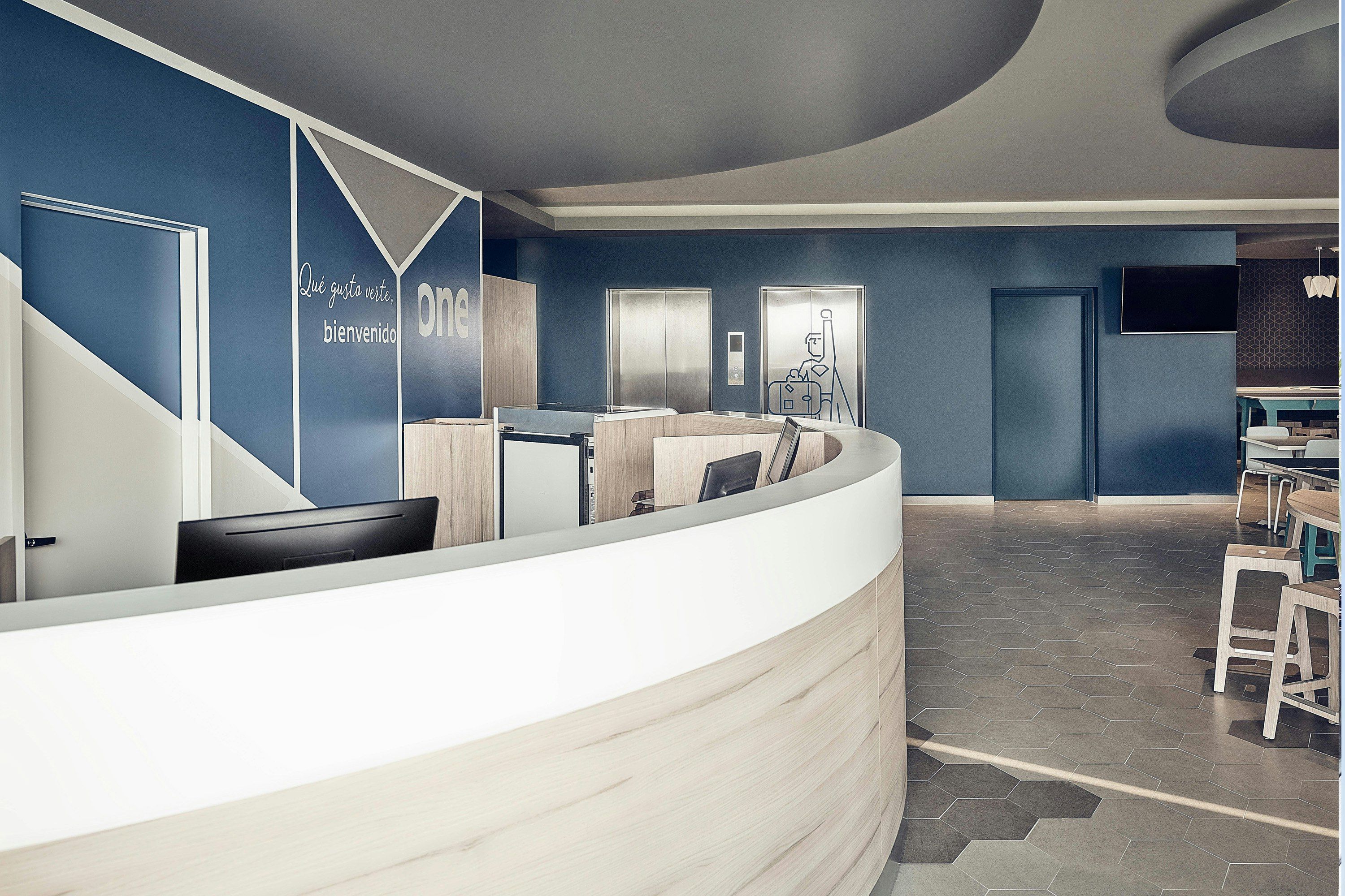Front desk Photo
