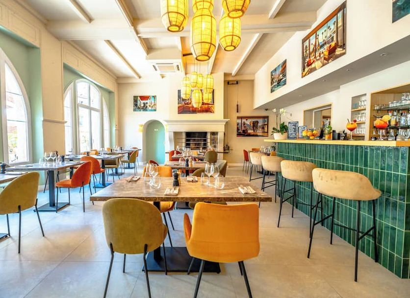 Restaurant Photo