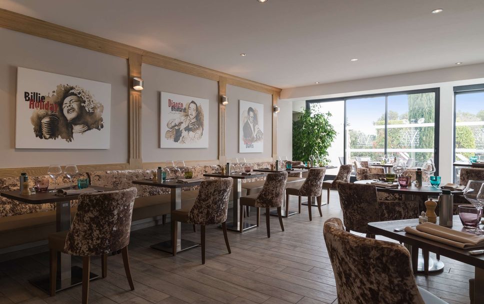 Restaurant Photo