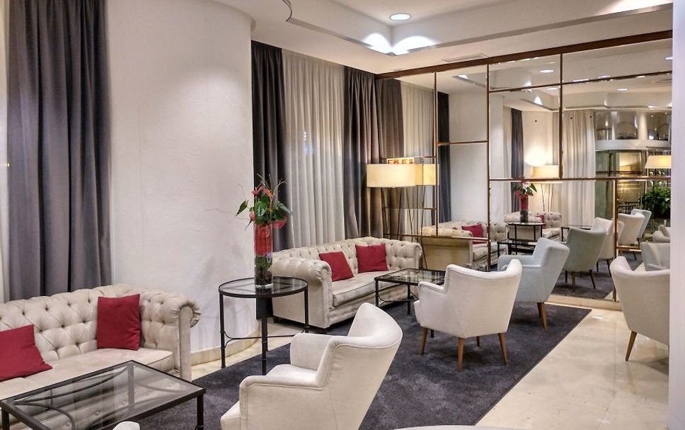 Lounge Photo
