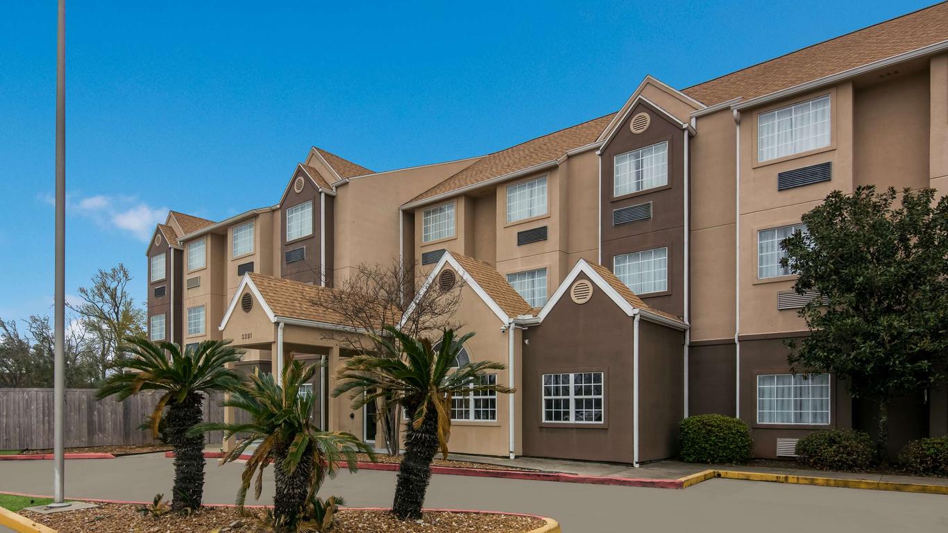 Americas Best Value Inn & Suites Lake Charles at I-210 Exit 5