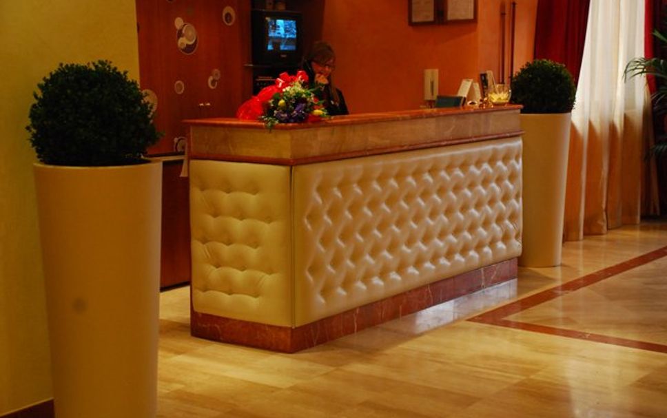 Front desk Photo