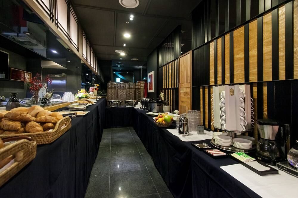Buffet Photo