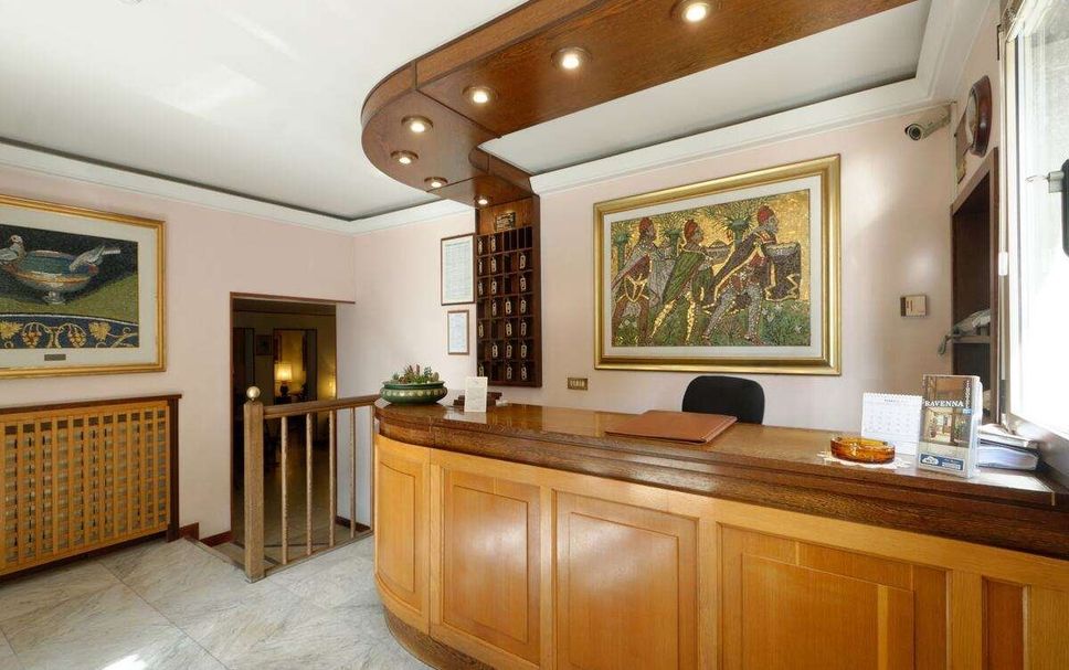 Front desk Photo