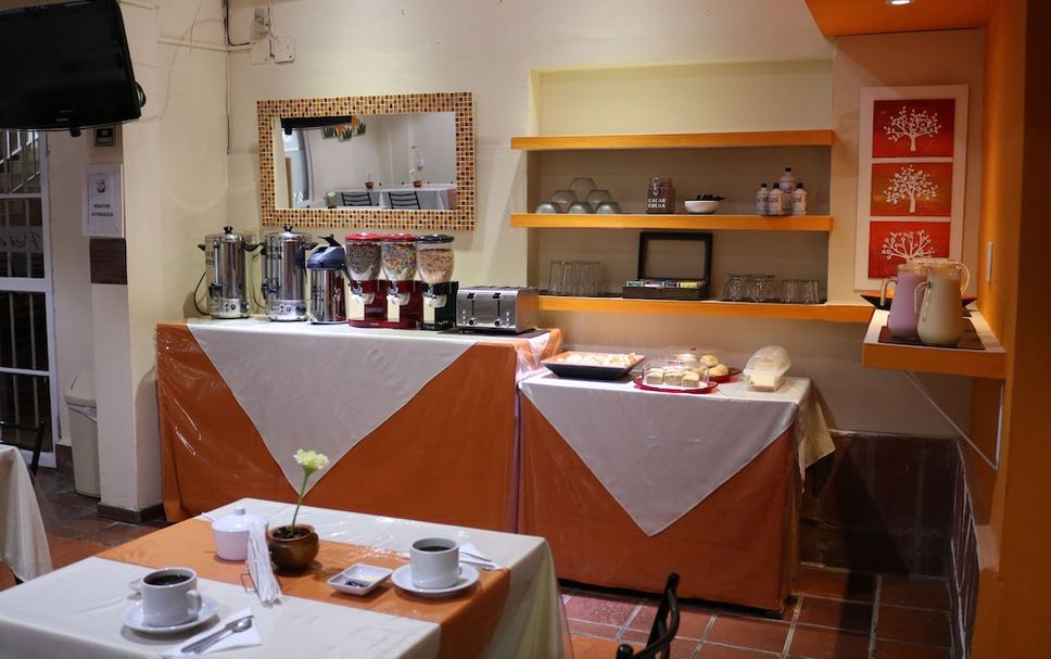 Buffet Photo
