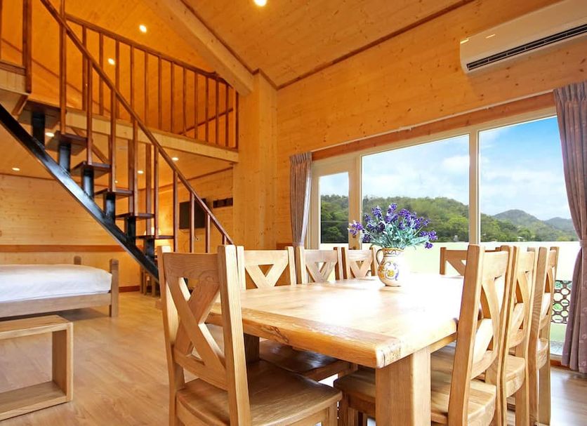 Dining room Photo