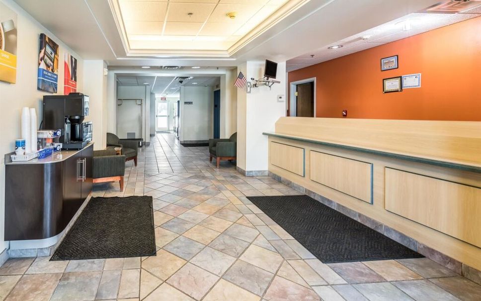 Front desk Photo