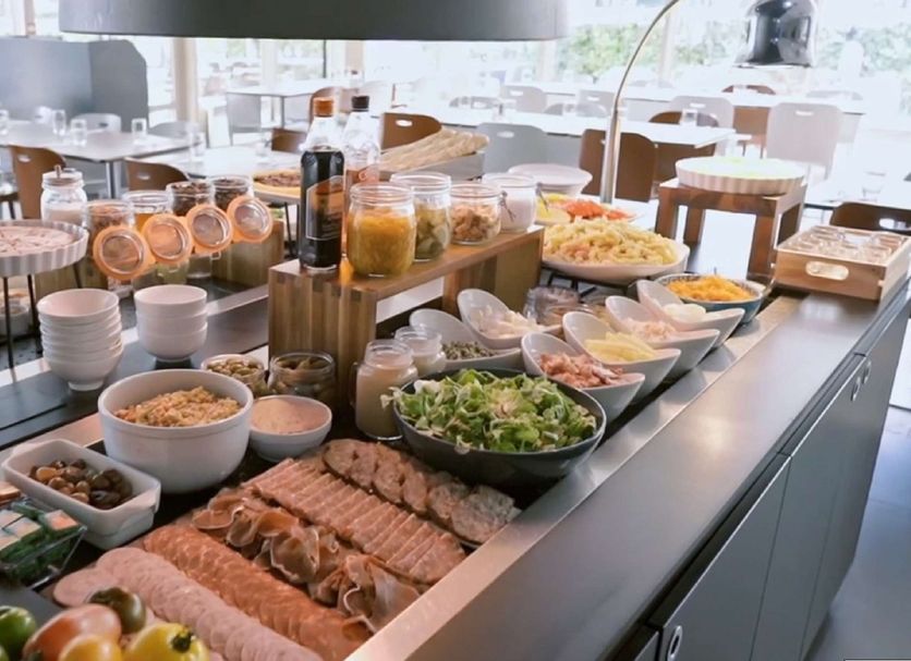 Buffet Photo