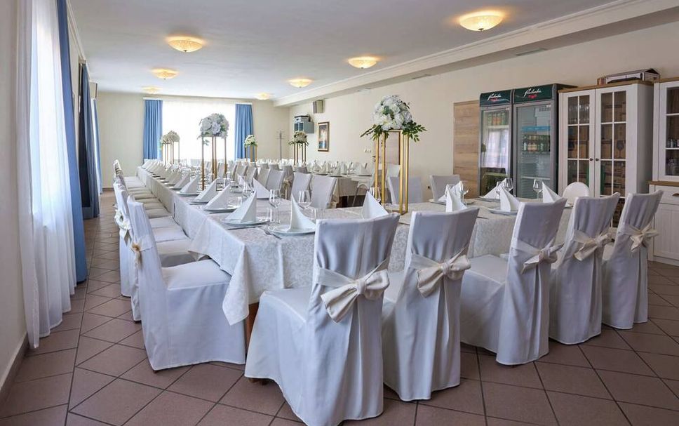 Banquet hall Photo