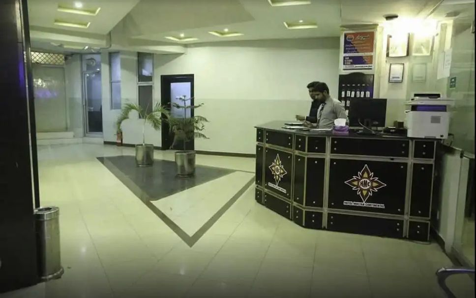 Front desk Photo