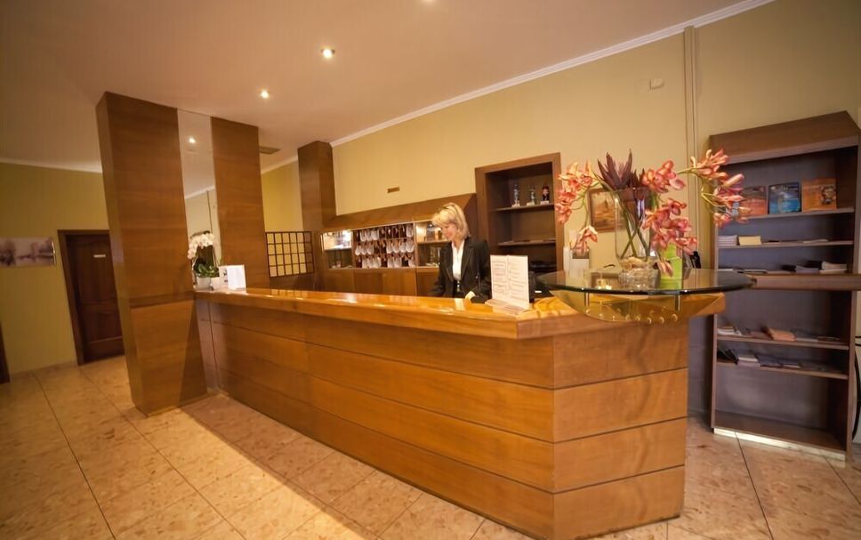 Front desk Photo