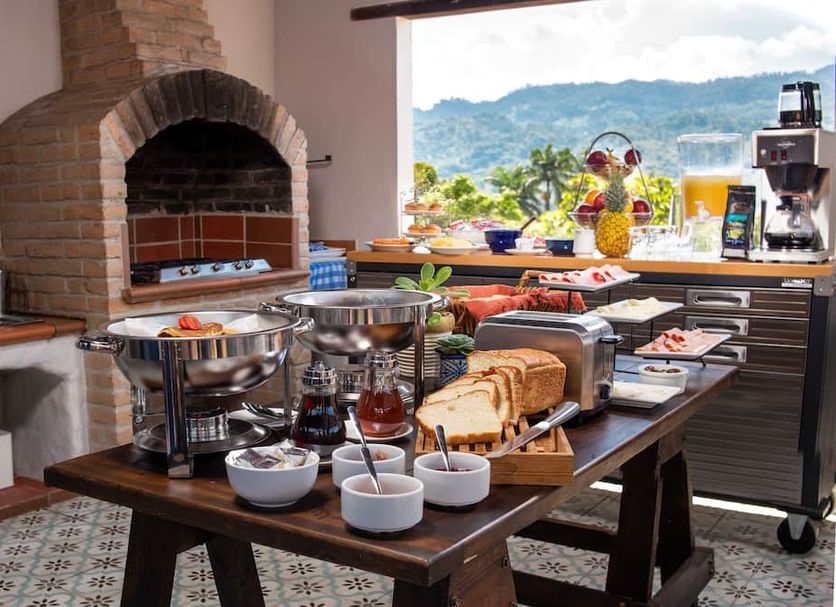 Buffet Photo