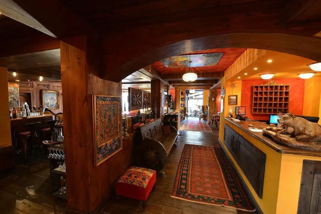 Bar Photo