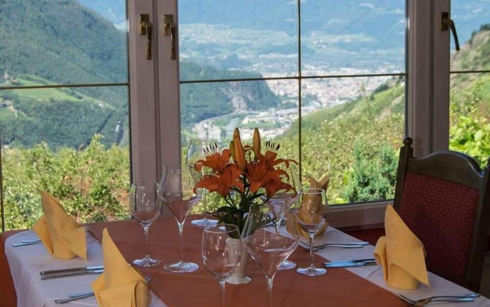 Dining room Photo