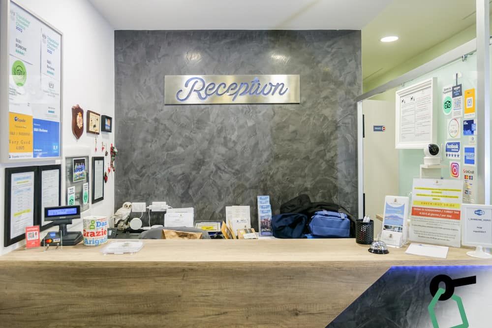 Front desk Photo