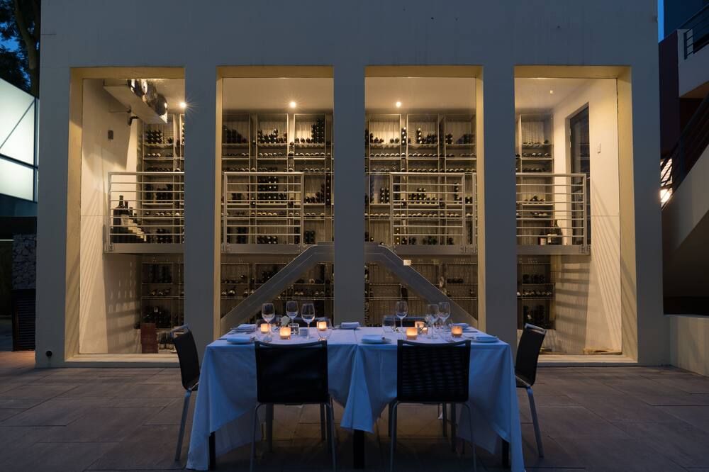 Banquet hall