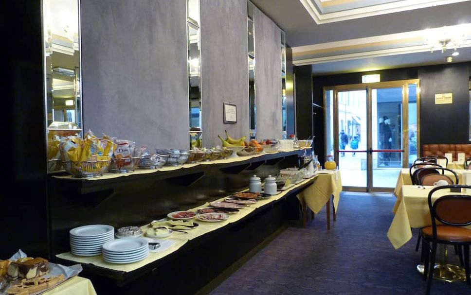 Buffet Photo