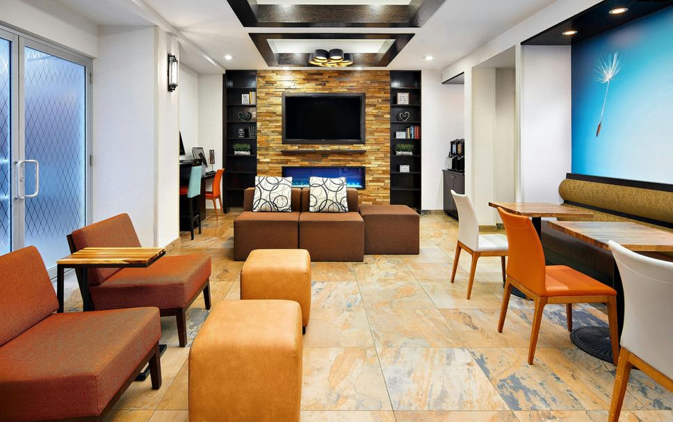 Lounge Photo