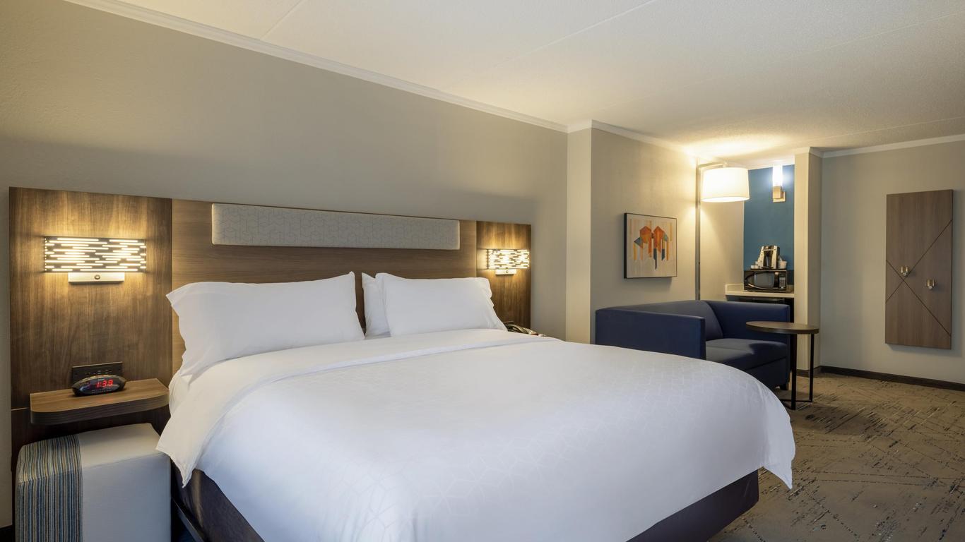 Holiday Inn Express Greensboro-(I-40 @ Wendover)