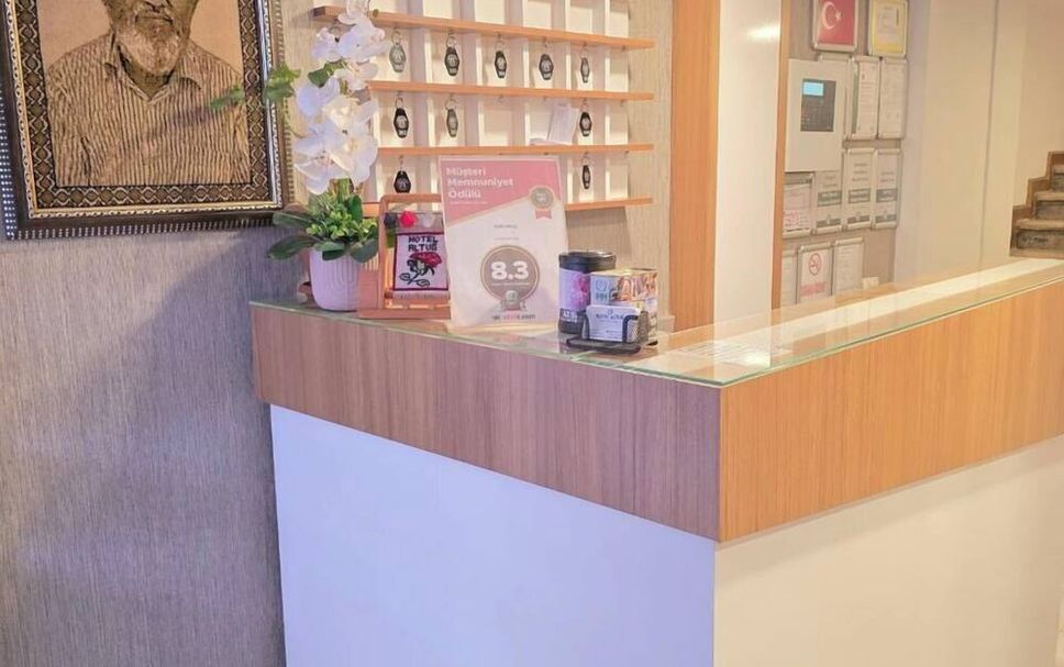 Front desk Photo