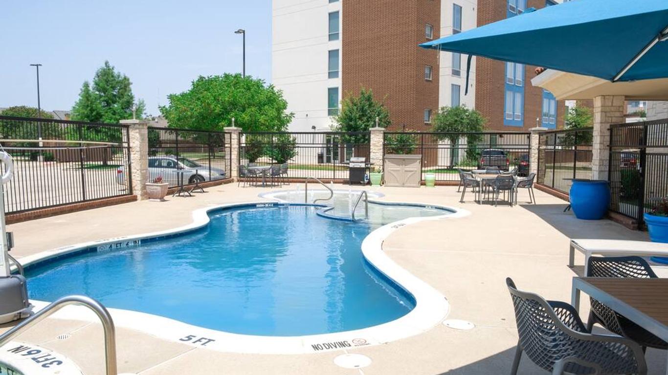 Hampton Inn & Suites Dallas/Lewisville-Vista Ridge Mall, TX