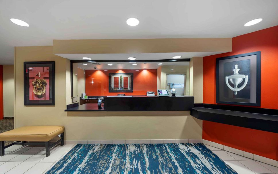 Front desk Photo