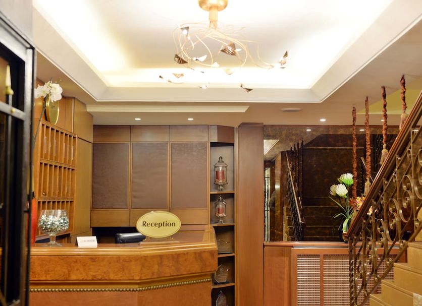 Front desk Photo