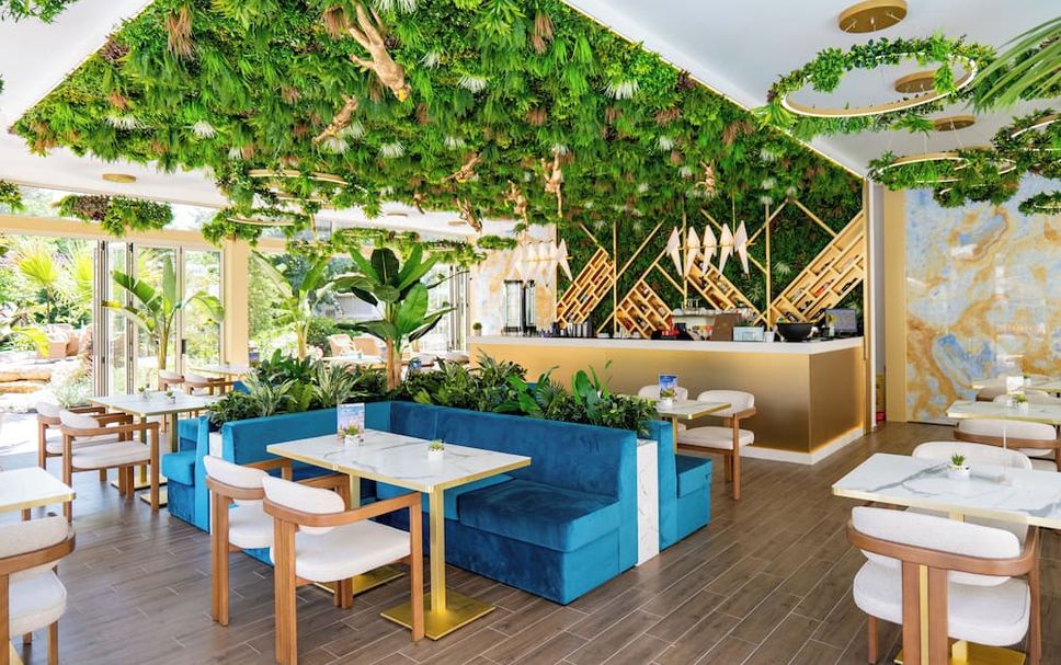 Restaurant Photo