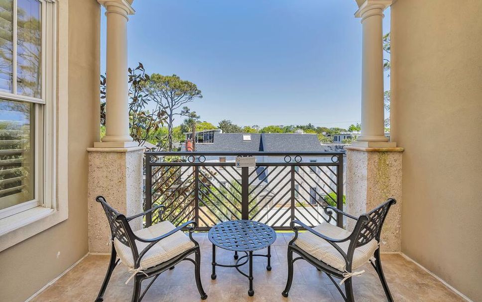 Balcony Photo
