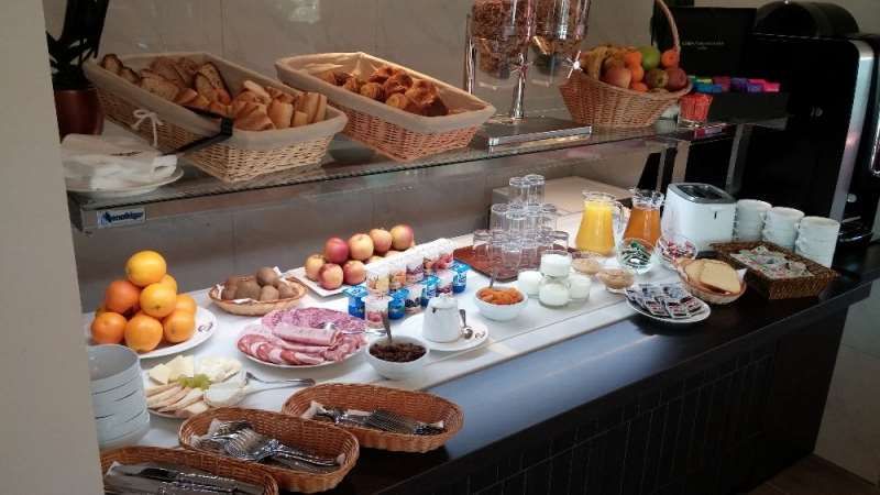 Buffet Photo