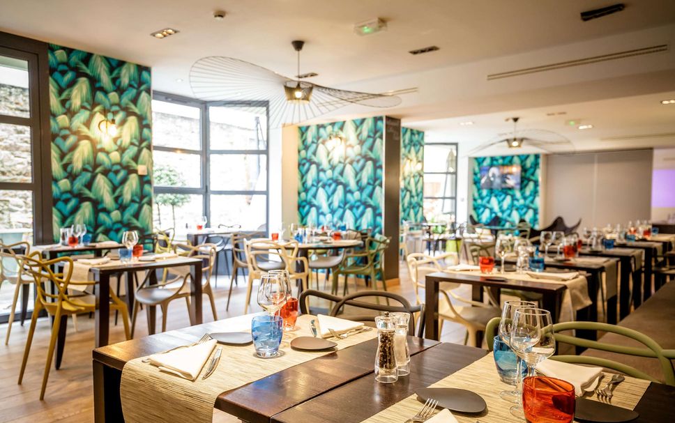 Restaurant Photo