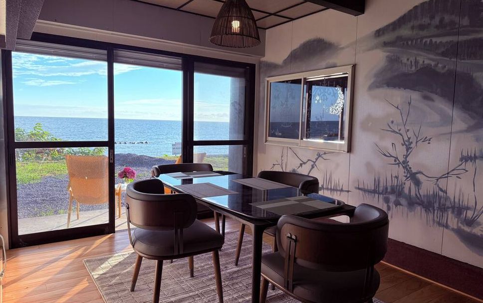 Dining room Photo