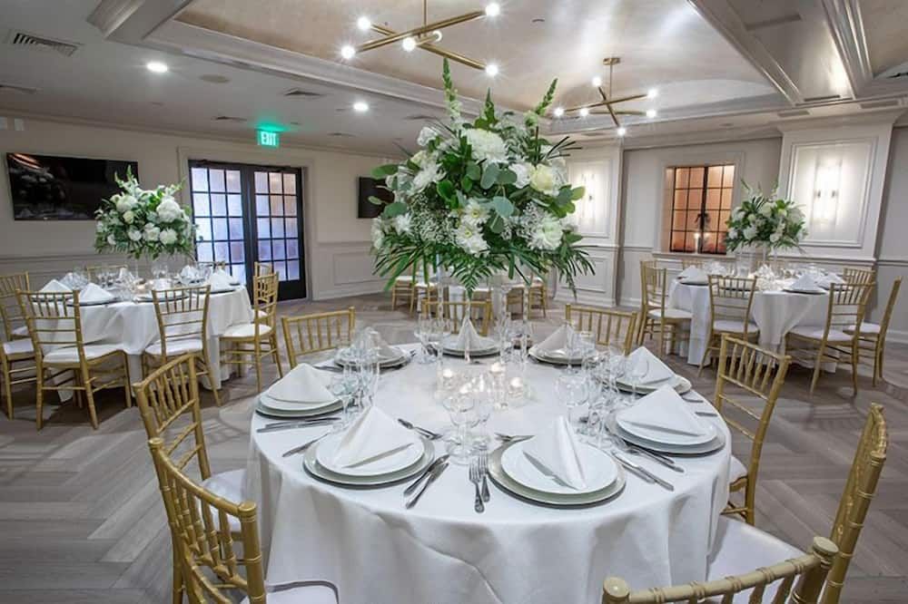 Banquet hall