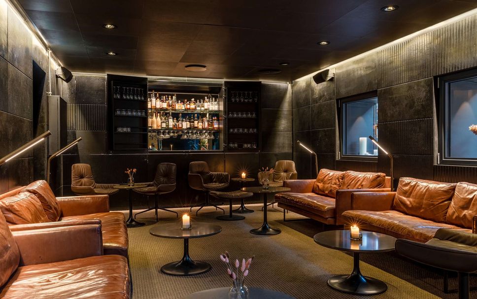 Bar Photo
