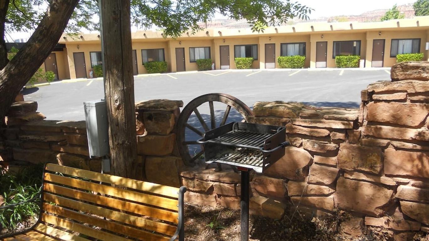 Redrock Country Inn