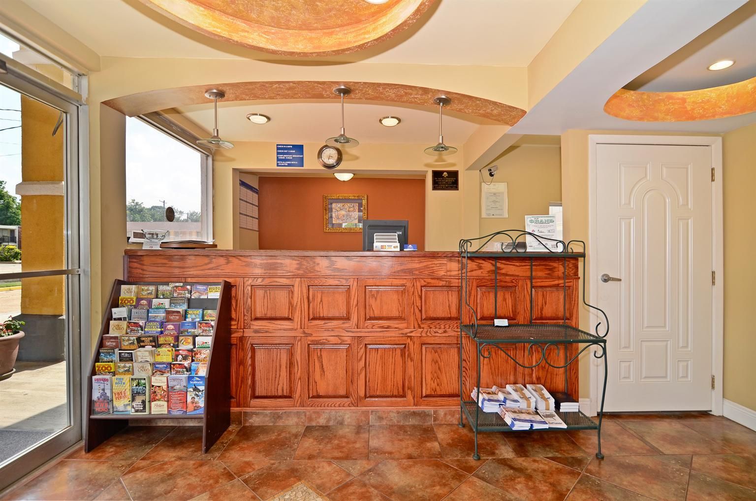 Front desk Photo