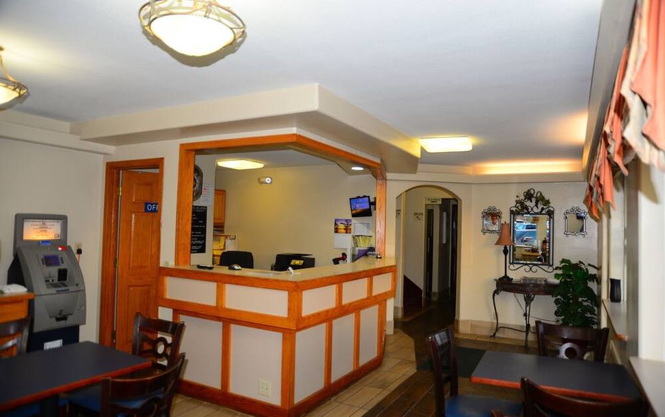 Front desk Photo