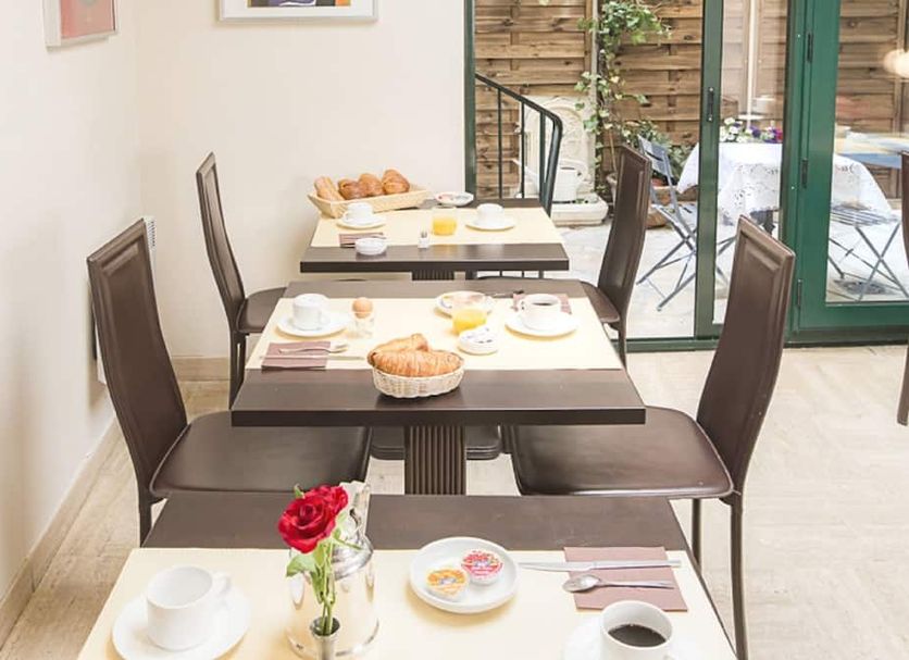 Dining room Photo
