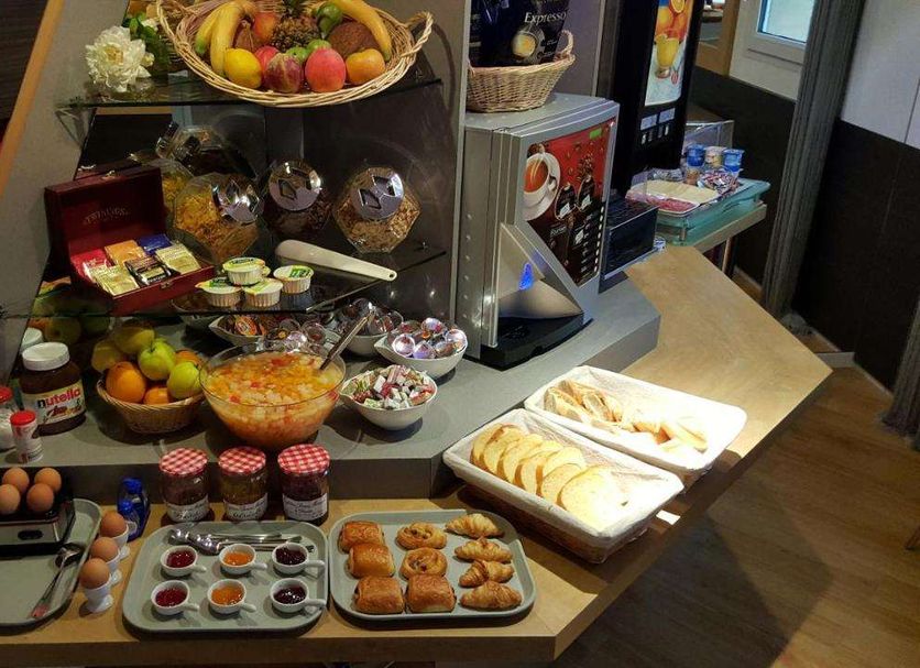 Buffet Photo