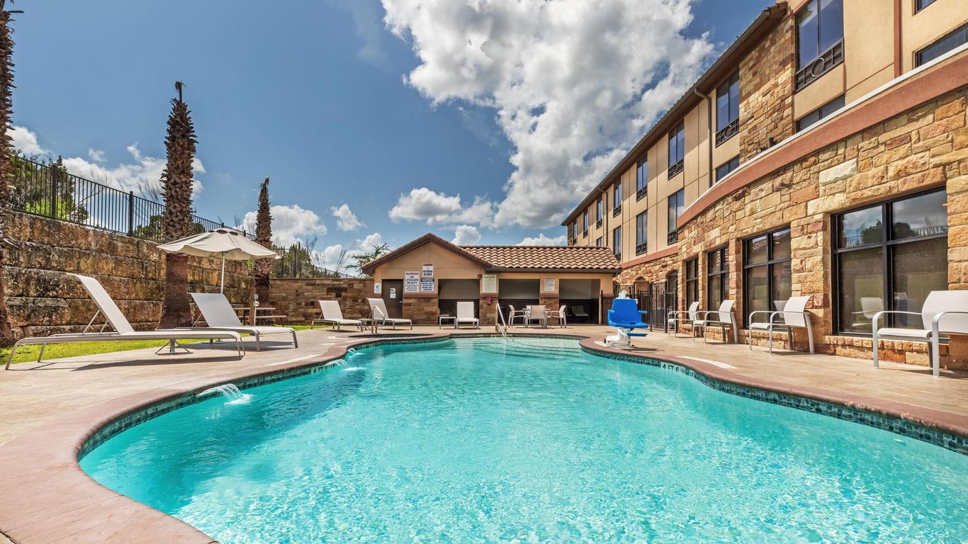 Holiday Inn Express & Suites Austin Nw - Lakeway
