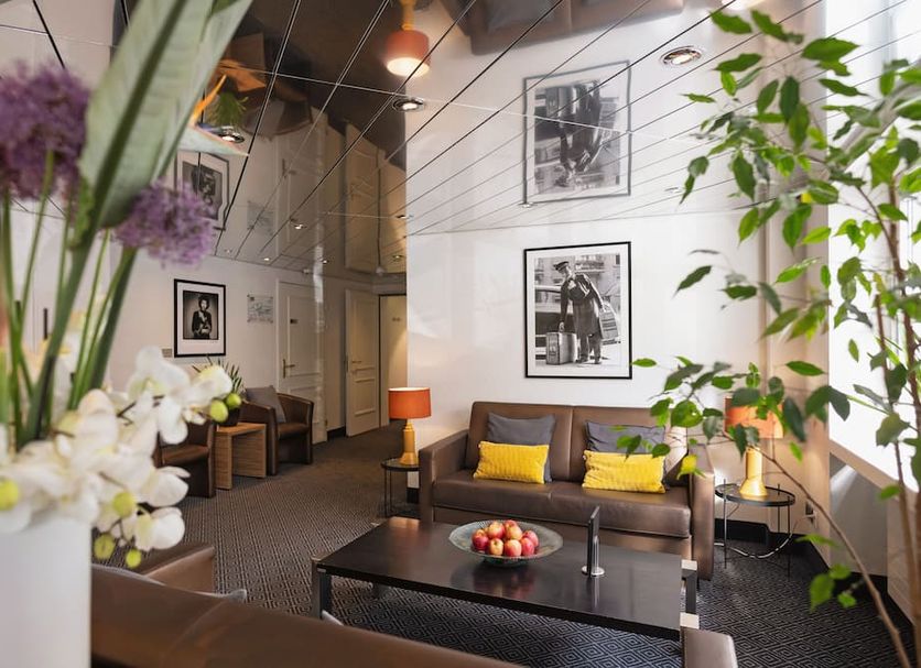 Lounge Photo