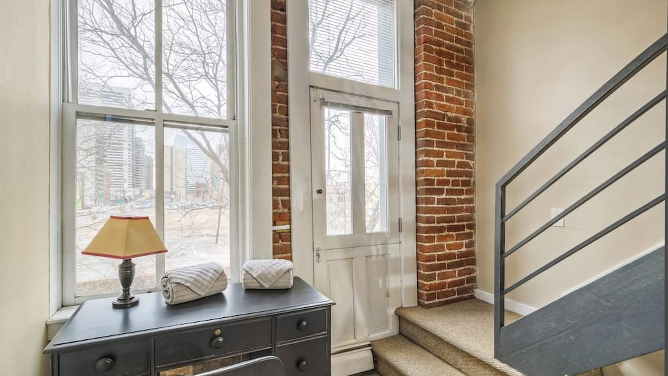 Downtown Five Points Sleeps 4