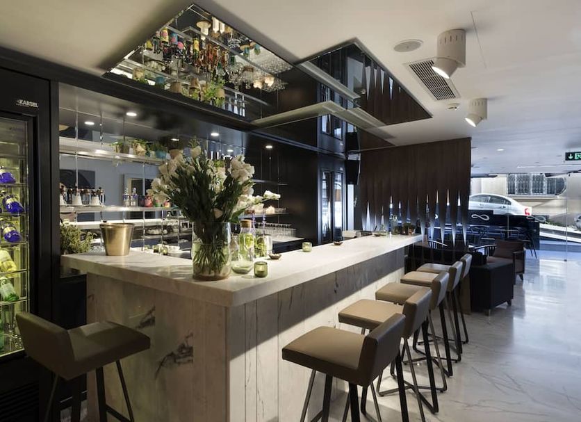 Bar Photo