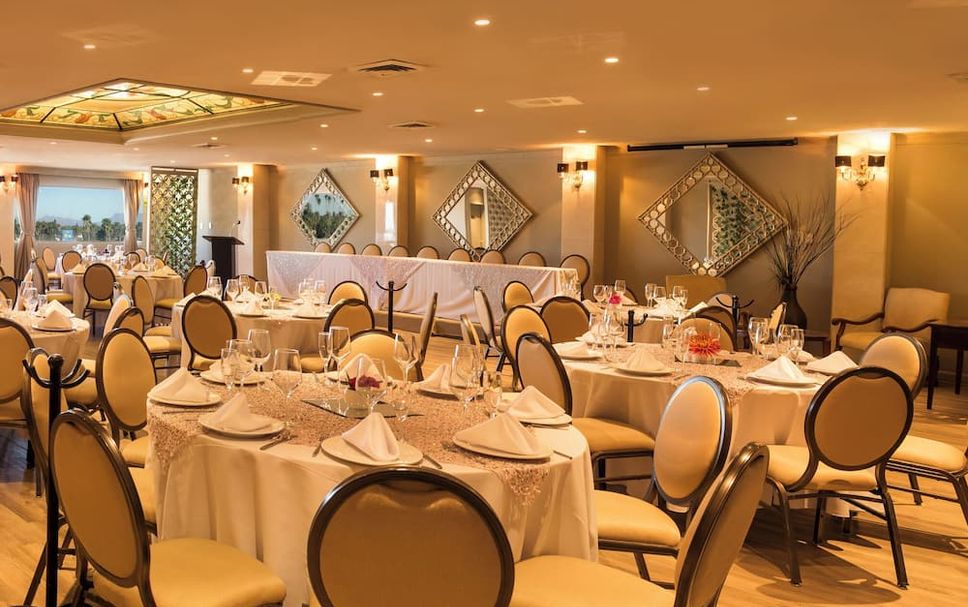 Banquet hall Photo