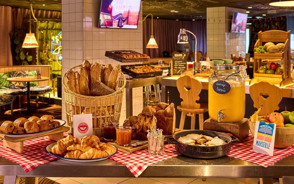 Buffet Photo