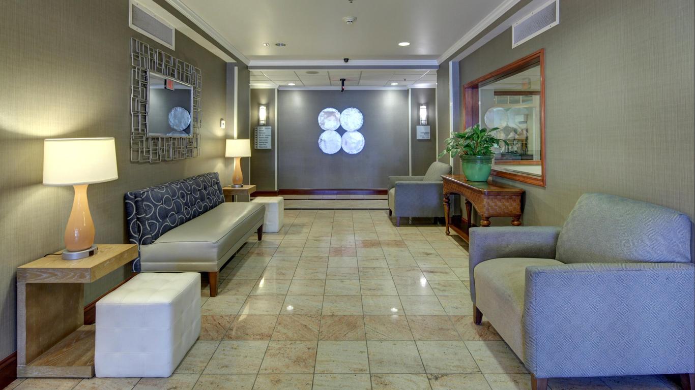 Holiday Inn Express Hotel & Suites Emporia, An IHG Hotel