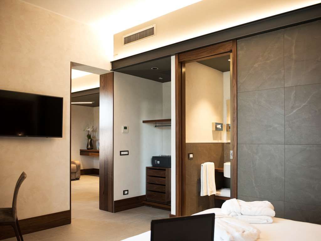 Room amenity