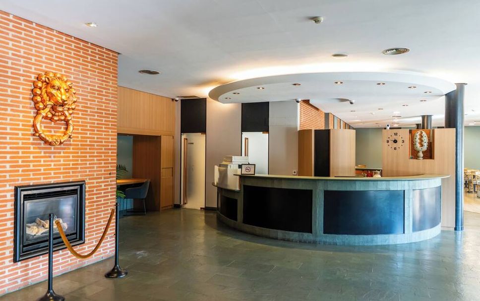 Front desk Photo