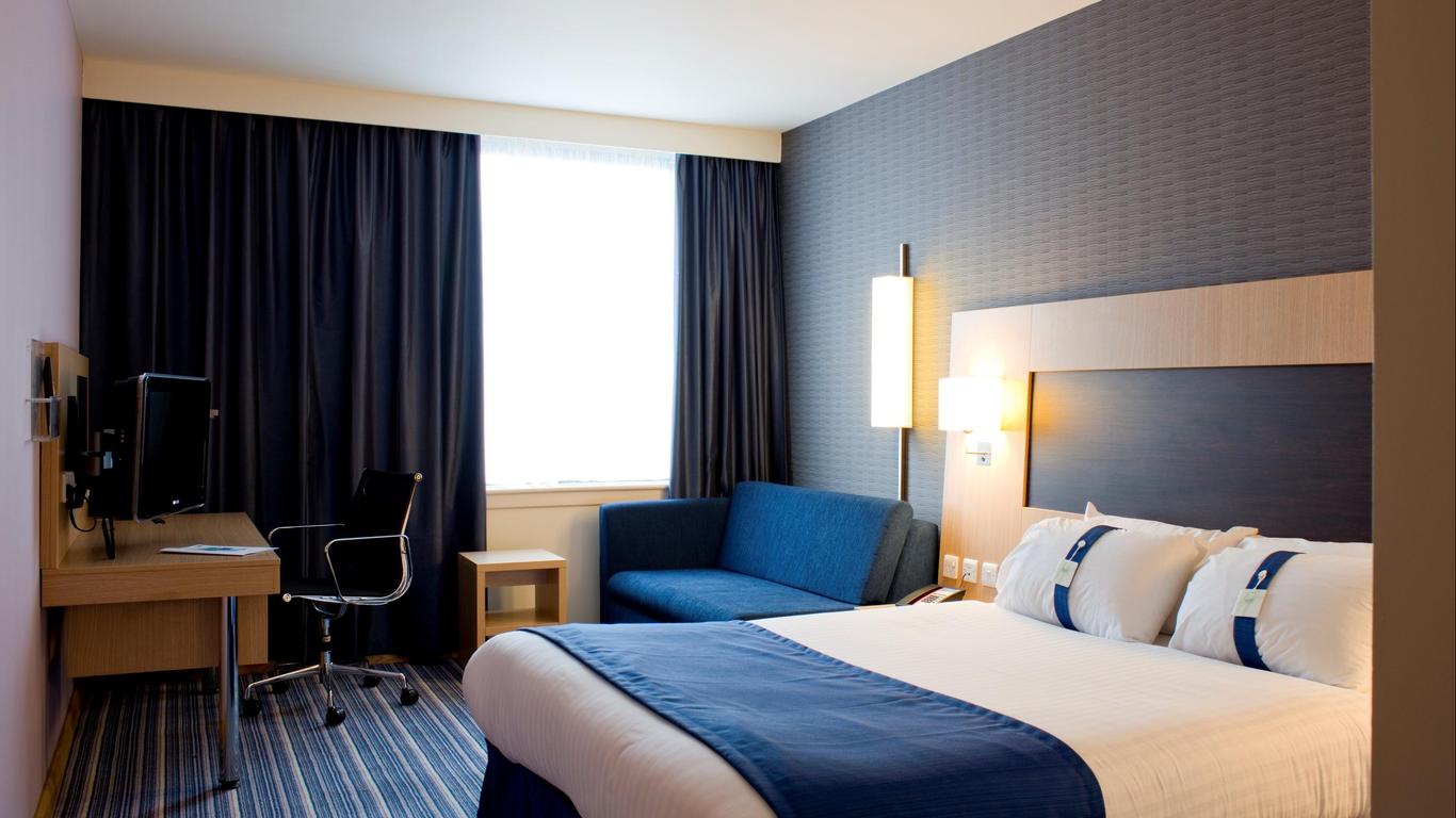 North room. Holiday Inn отличие от Mercure. Great Northern Hotel London