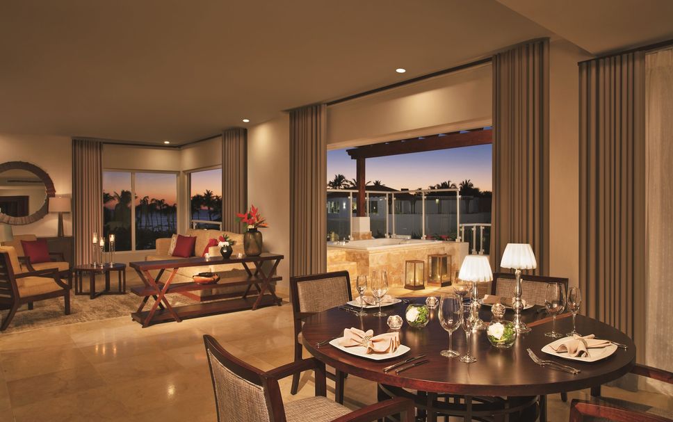 Dining room Photo